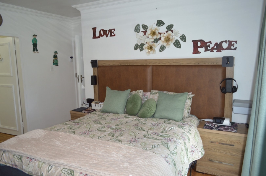 6 Bedroom Property for Sale in Doringkruin North West